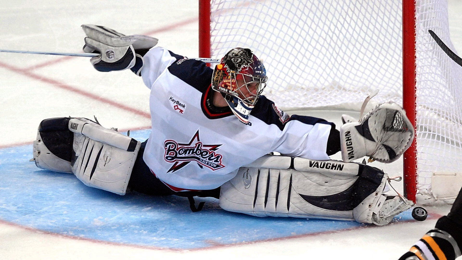 凯恩官方宣布重返赛场新规,FPX引发争议!热度持续攀升