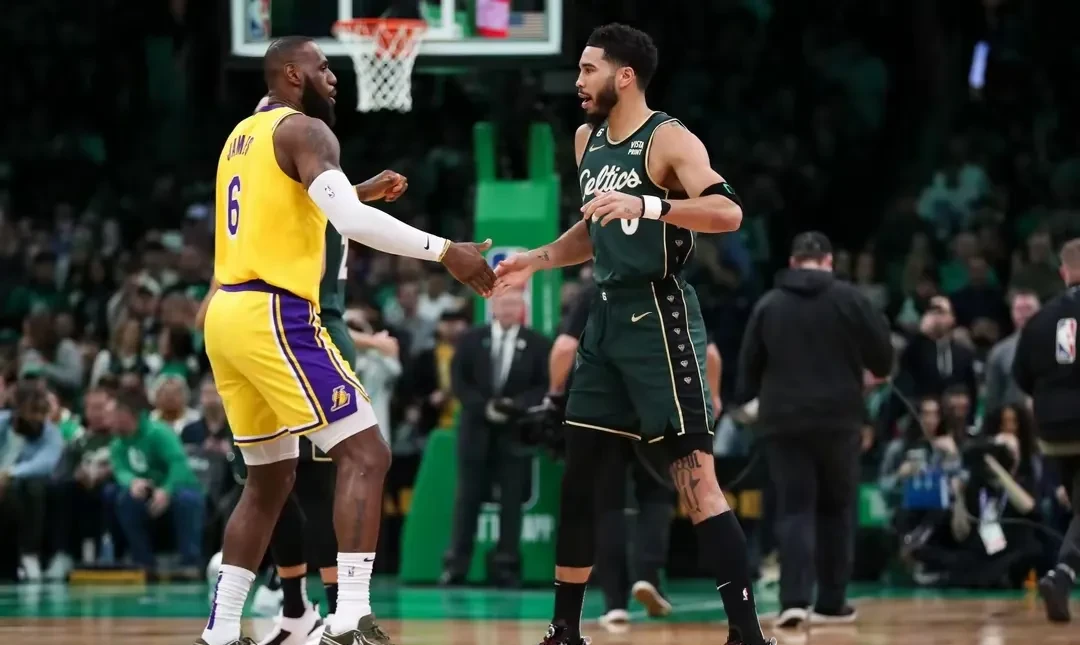 赛点之战足协杯焦点战！洛杉矶湖人迎战波士顿凯尔特人，横扫或上演的简单介绍